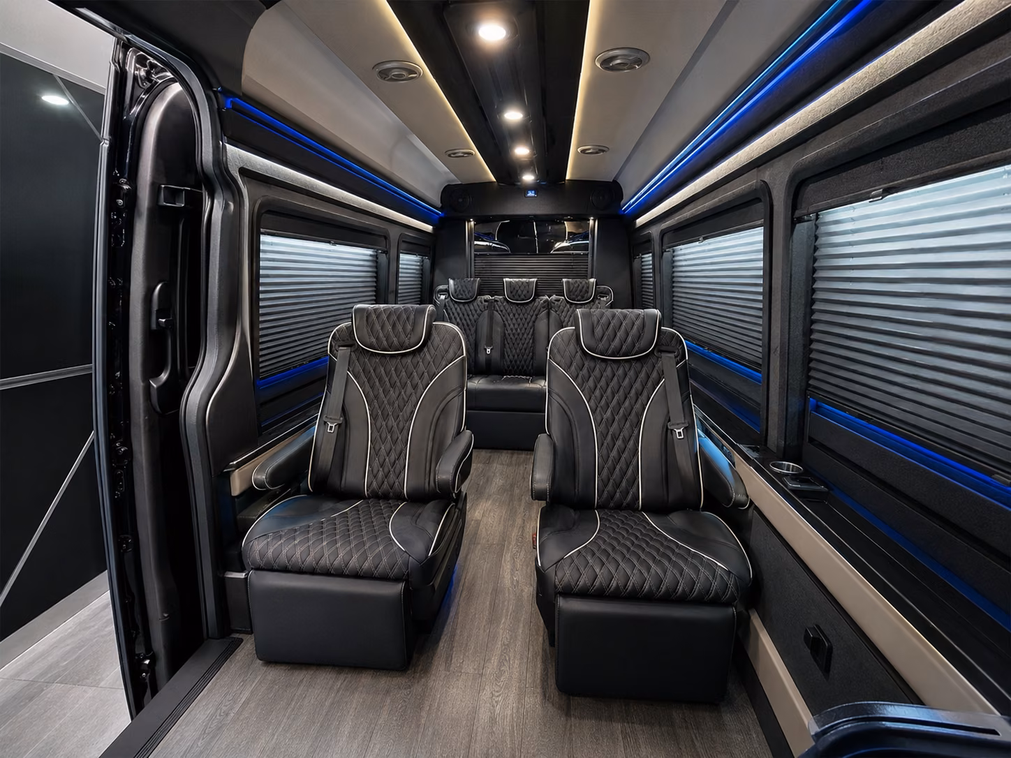 airport pickup and drop off shuttles for hotels and event groups in the fall river area